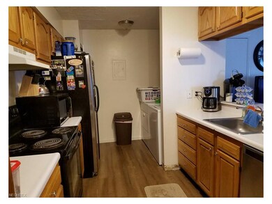 Kitchen - with laundry at the end of the room - pa