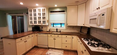 122 Millcreek Ct, Milford, PA 18337 - photo 4