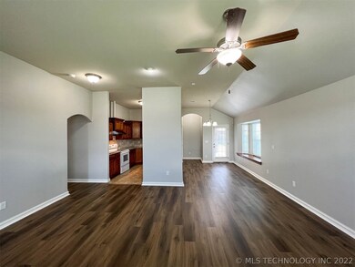 1022 E 146th Ct S, Glenpool, OK 74033 - photo 3