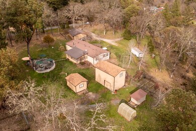 1678 Russell Rd, Merlin, OR 97532 - photo 2