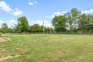 2756 Wycliff Dr, Farmington, MO 63640 - photo 4