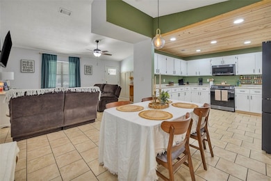 213 N Deerfield Dr, Brunswick, GA 31525 - photo 3