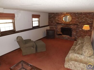 3825 SW Gamwell Rd, Topeka, KS 66610 - photo 6