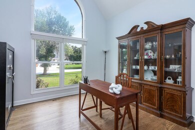 2567 Bangert Ln, Naperville, IL 60564 - photo 3