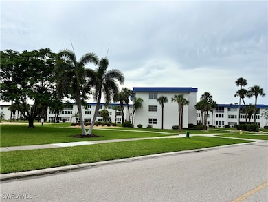 1724 Pine Valley Dr unit 202, Fort Myers, FL 33907 - photo 2