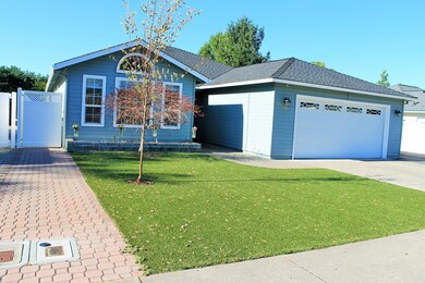 2739 Juanita Ave, Medford, OR 97504 - photo 2