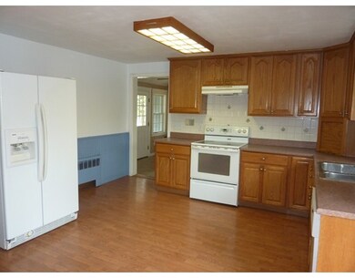 123 Floral St, Shrewsbury, MA 01545 - photo 3