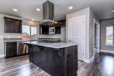 289 NW Montevista Ave, Madras, OR 97741 - photo 6