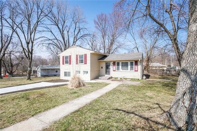 200 Westside Dr, Belton, MO 64012 - photo 2