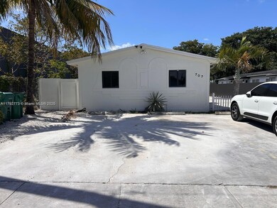 707 SW 10th St unit 1-4, Dania, FL 33004 - photo 2