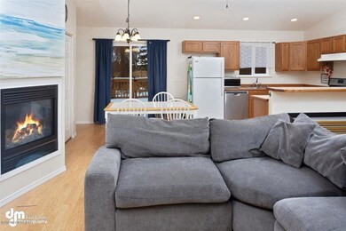 06-Living Room_DMD_4462