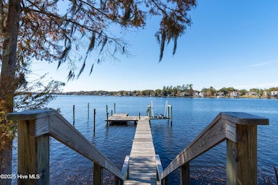 810 Madam Moores Lane