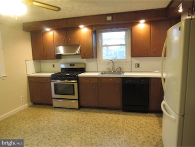 523 Buse St, Ridley Park, PA 19078 - photo 3