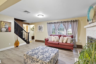 41 Chestnut Dr, Windsor, CT 06095 - photo 5