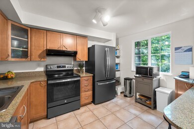 11553 Underoak Ct, Reston, VA 20191 - photo 6