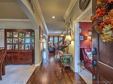 This glorious entryway could be how you welcome gu