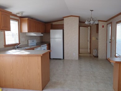124 W Main St unit 14, Merrimac, MA 01860 - photo 2