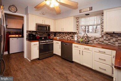 621 Josie Ct, Williamstown, NJ 08094 - photo 7