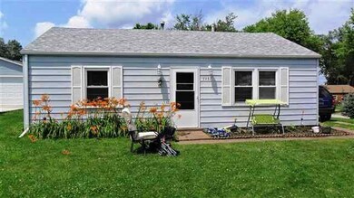 7432 N Oak St, Davenport, IA 52806 - photo 2