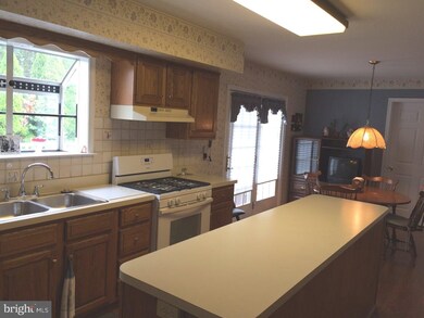 1924 Wayne Dr, Norristown, PA 19403 - photo 7