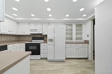 19710 W 13 Mile Rd unit 108, Beverly Hills, MI 48025 - photo 6