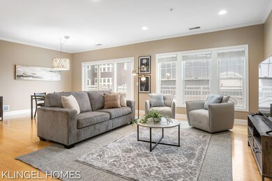22-web-or-mls-917-w-savidge-st-3