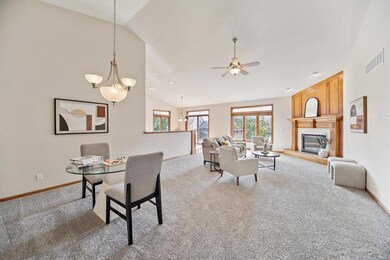 15142 Clearview Ln, Urbandale, IA 50323 - photo 5