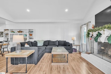 105 Barksdale Cir, Laurens, SC 29360 - photo 5