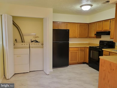 11425 Honeysuckle Ct unit 3-1, Upper Marlboro, MD 20774 - photo 3