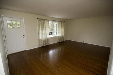 1240 Acorn Cir, Macungie, PA 18062 - photo 6