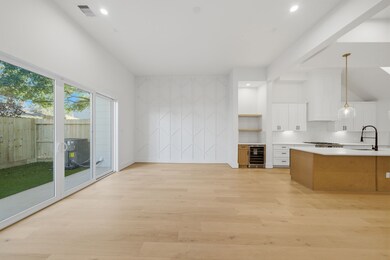 1516 Dorothy St unit B, Houston, TX 77008 - photo 6