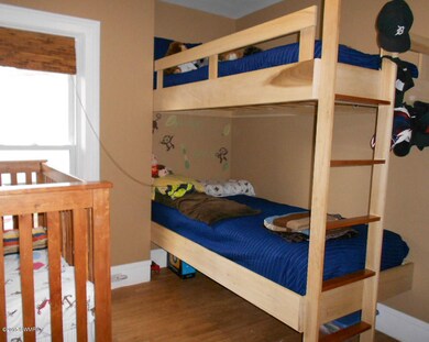 912 N Hudson St, Lowell, MI 49331 - photo 4