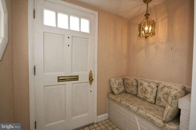 8209 Thornton Rd, Towson, MD 21204 - photo 2