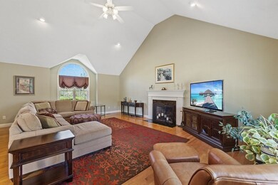 2 Stonecroft Farm Ln, West Bridgewater, MA 02379 - photo 4