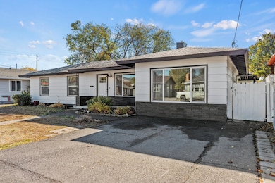 2528 Radcliffe Ave, Klamath Falls, OR 97601 - photo 3