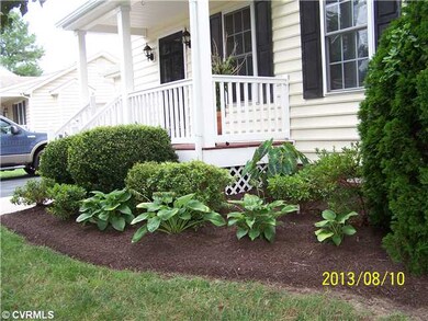 Yard/Garden - Tastefully landscaped
