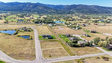 4 Corner Lot