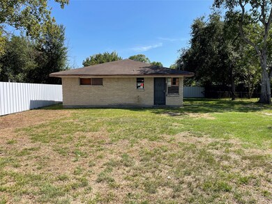 4502 Hirsch Rd, Houston, TX 77026 - photo 3