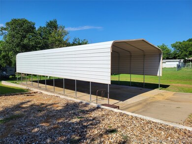 1704 Lakeview Dr, Eufaula, OK 74432 - photo 4