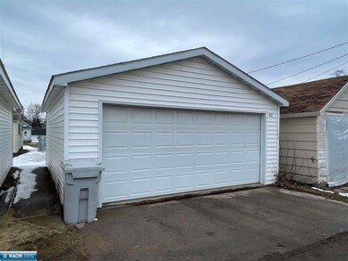 411 4th St SW, Chisholm, MN 55719 - photo 3