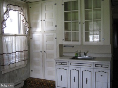 310 N Elizabeth St, Tamaqua, PA 18252 - photo 4