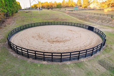 Community Round Pen