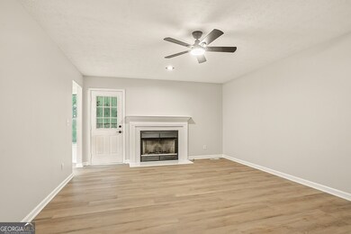 670 Timbergrove Dr SW, Atlanta, GA 30331 - photo 5