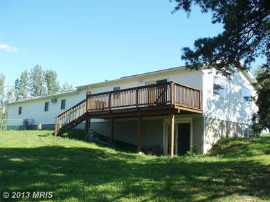 237 Marigold Ln, Berkeley Springs, WV 25411 - photo 5
