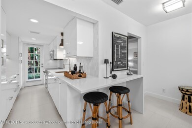 134 Peruvian Ave Palm Beach FL-large-008