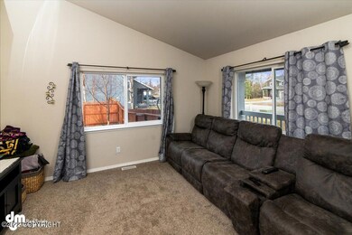 06-Living Room_ETL5281-3