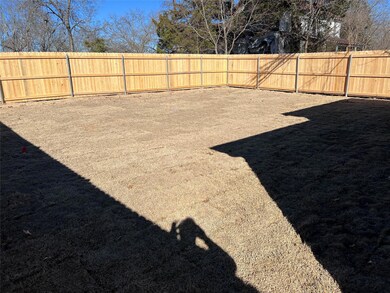 410 W 2nd St, Bonham, TX 75418 - photo 4