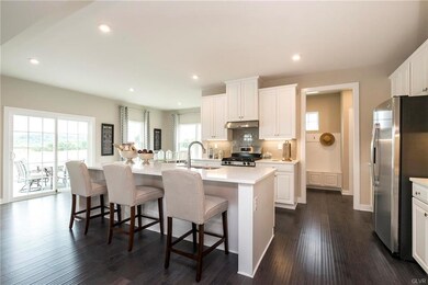 6461 Scenic View Dr, Macungie, PA 18062 - photo 4