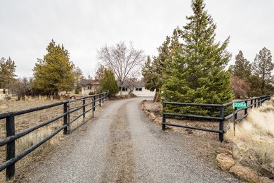 22914 Yucca Ct, Bend, OR 97701 - photo 4