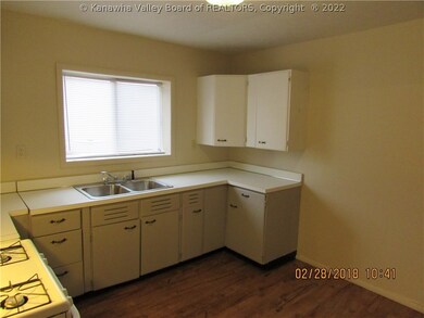 328 18th St, Dunbar, WV 25064 - photo 6